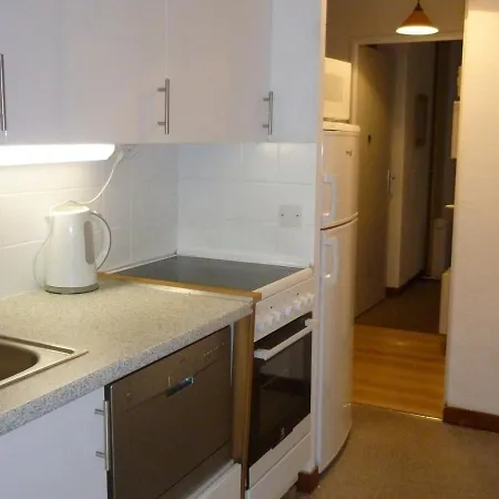 Appartement 3p Renove, Balcon, Proche Pistes Et Commerces - Fr-1-425-126